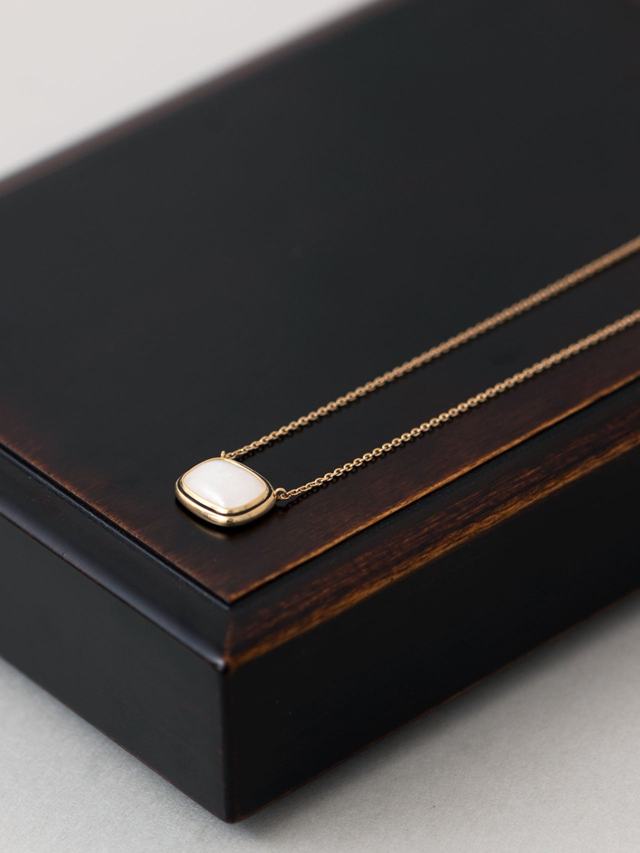 White Jade necklace _ 20AW LABO / 現品 – MEDERU