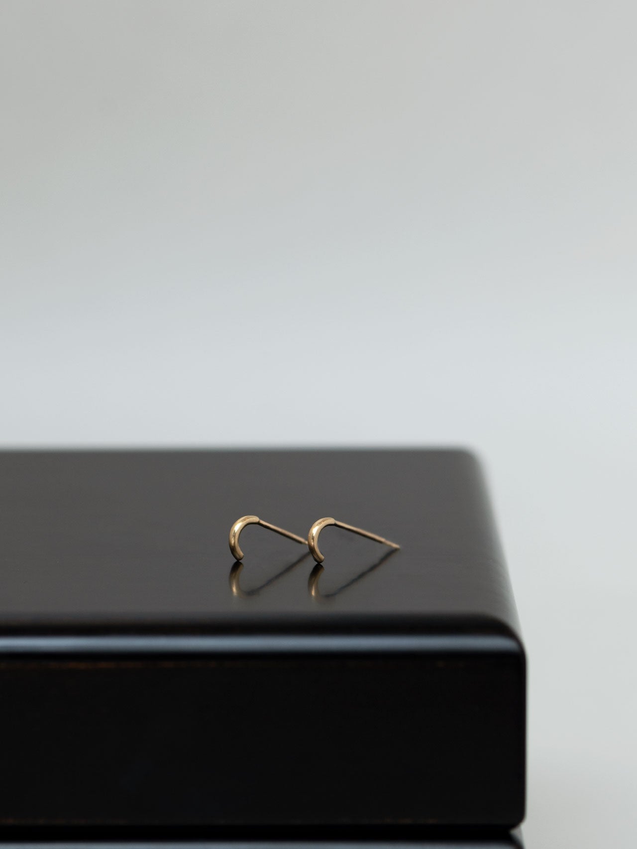 Nude curve stud pierce / 現品