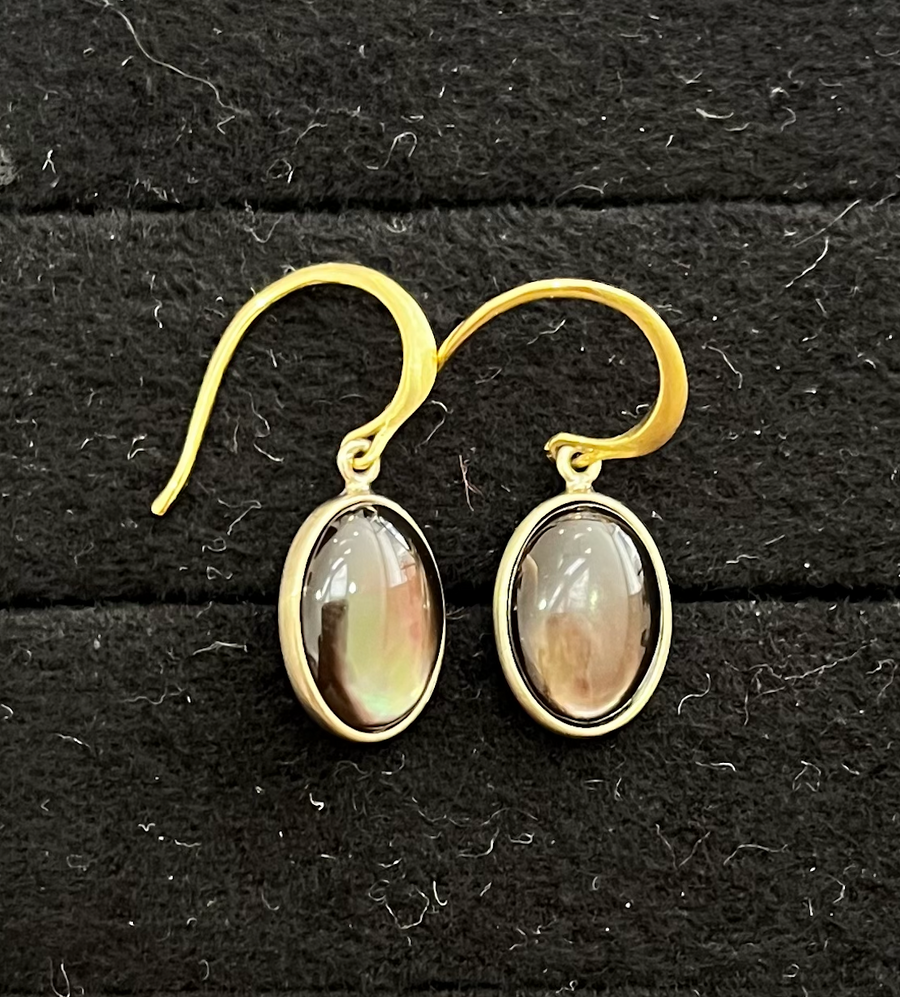 Black Mother of pearl hook pierce WG / 現品