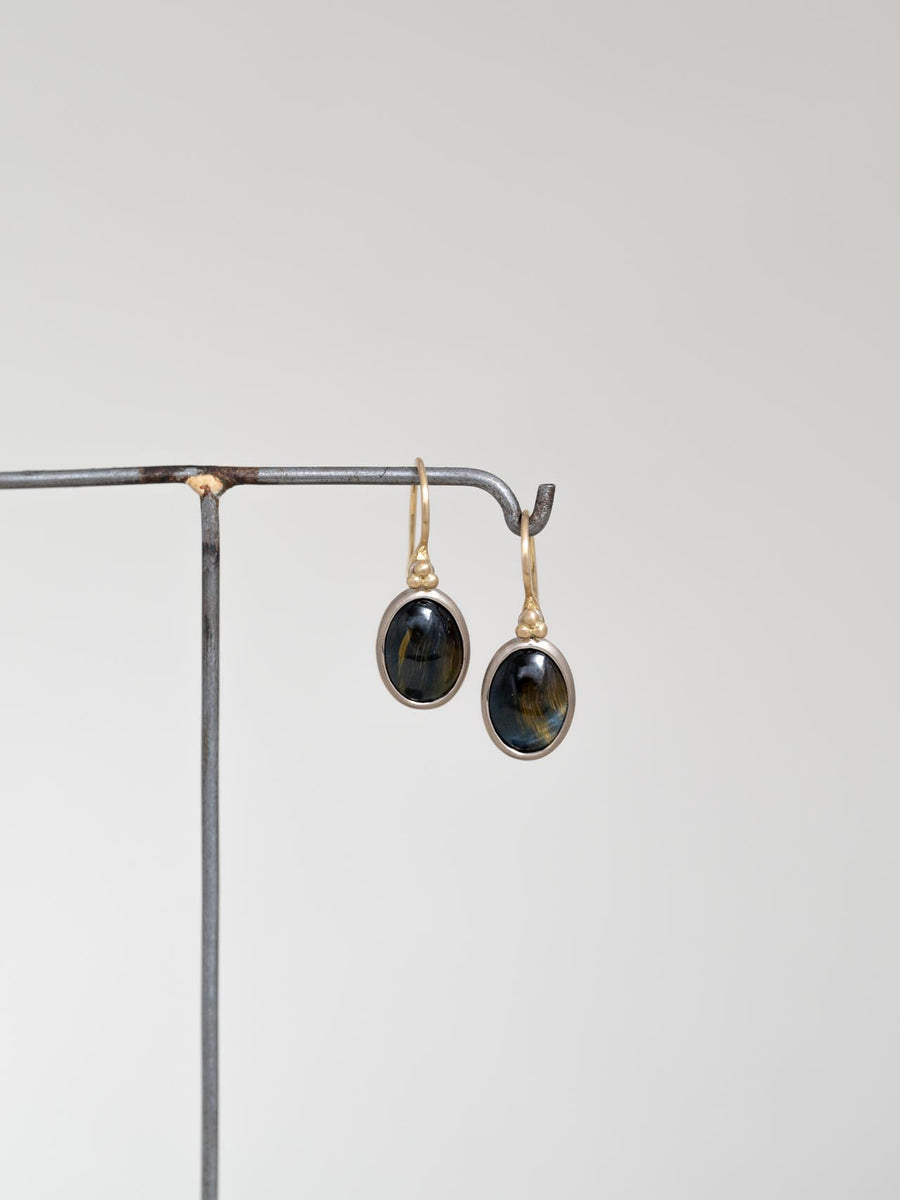 Tiger’s eye oval hook pierce S
