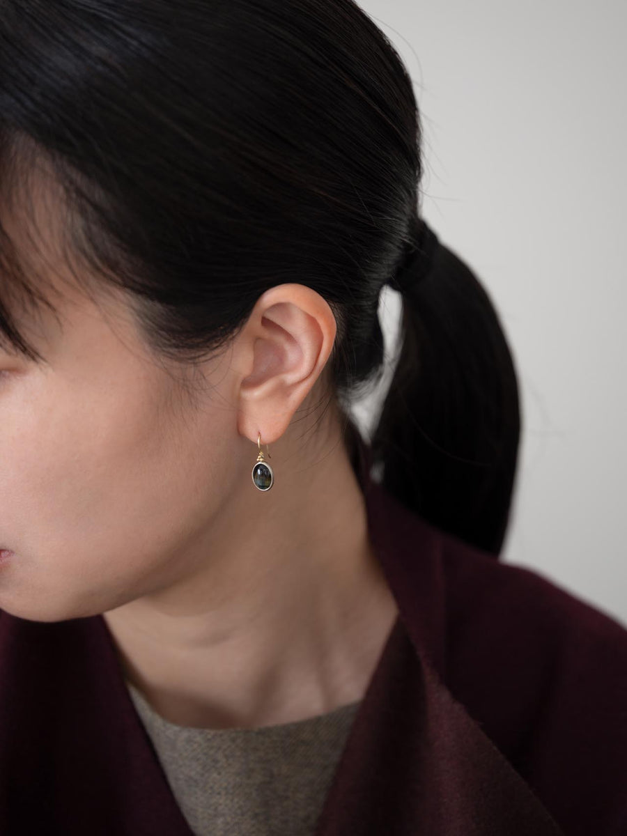 Tiger’s eye oval hook pierce S