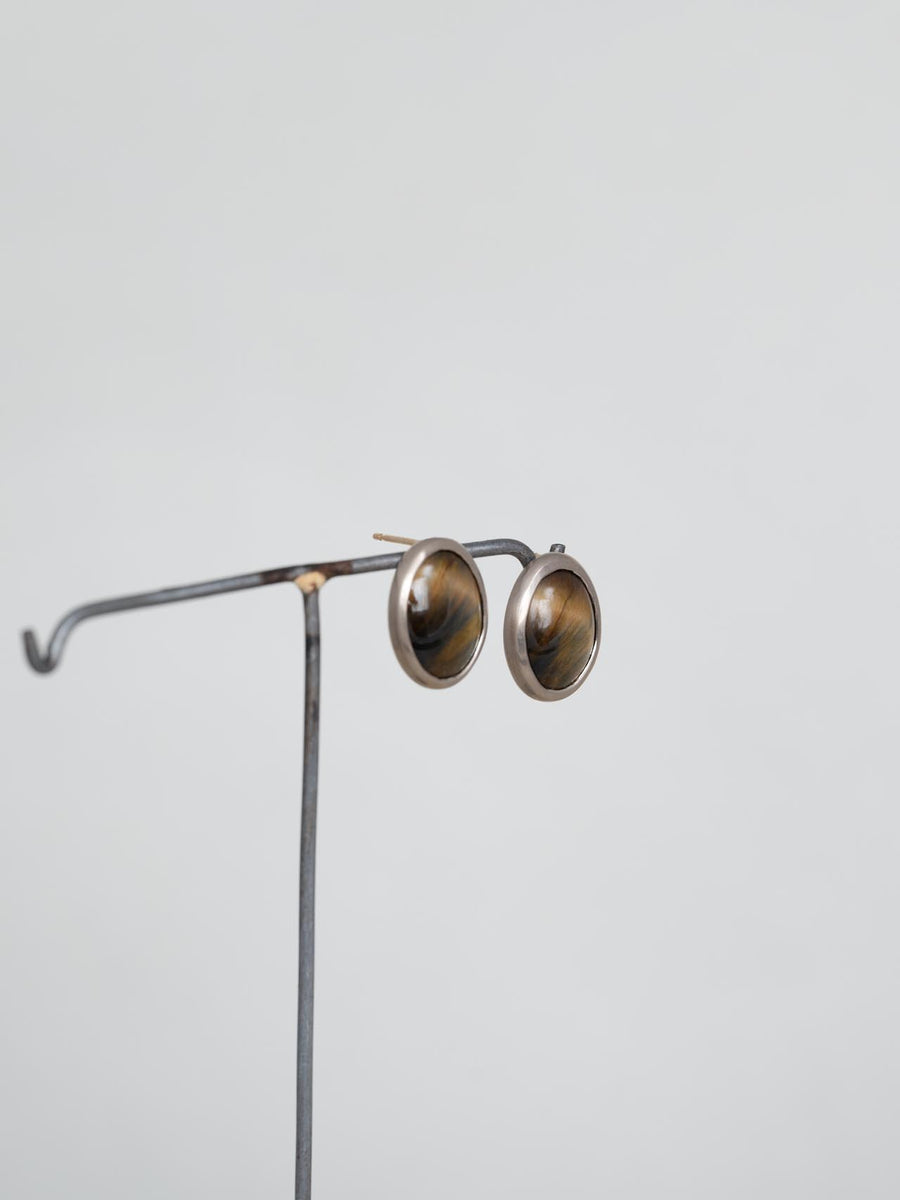 Tiger’s eye oval stud pierce M