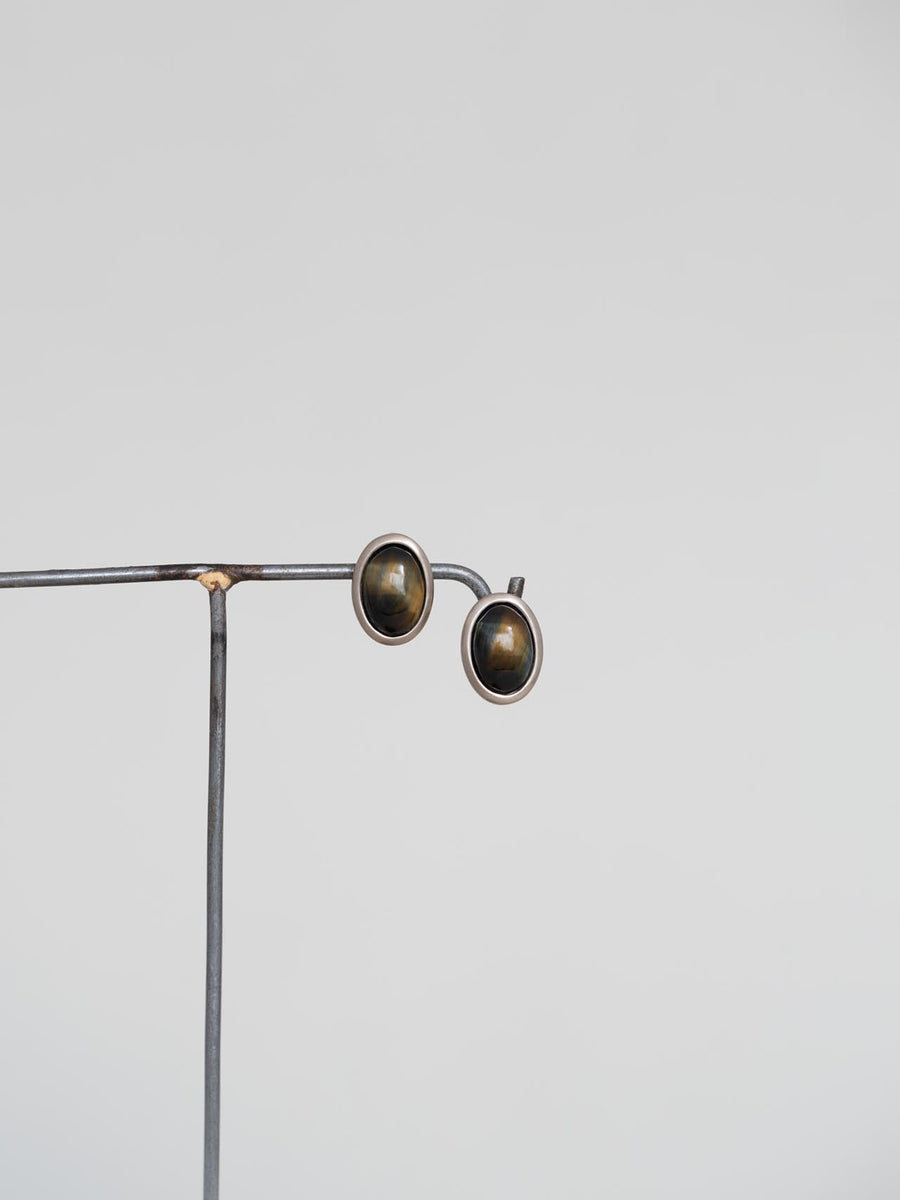 Tiger’s eye oval stud pierce S