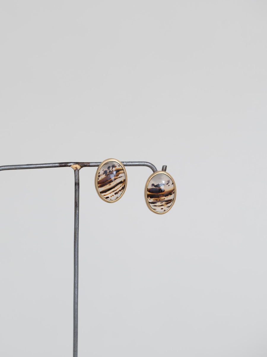 Agate oval stud pierce M