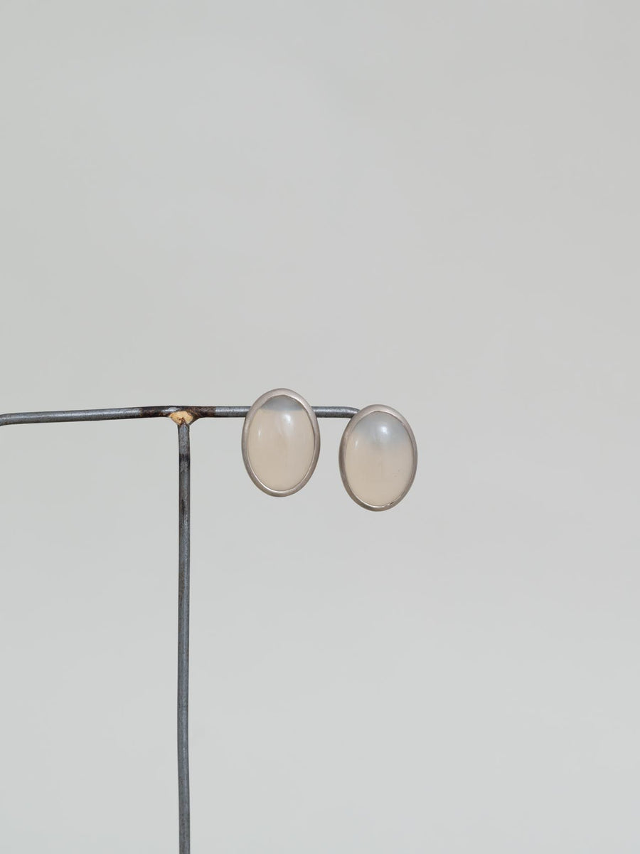 Chalcedony oval stud pierce M - 灰白 -