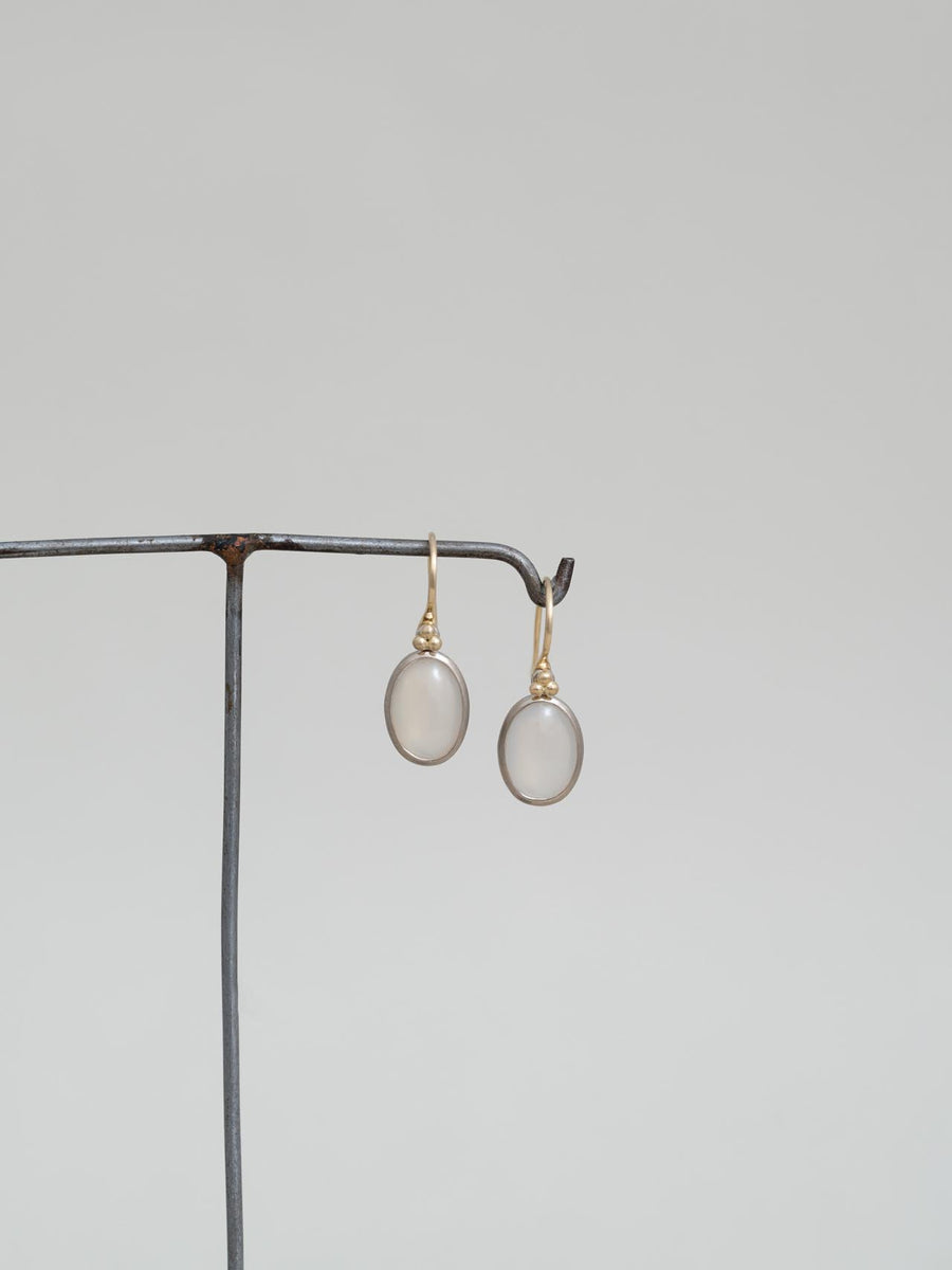 Chalcedony oval hook pierce S - 灰白 -