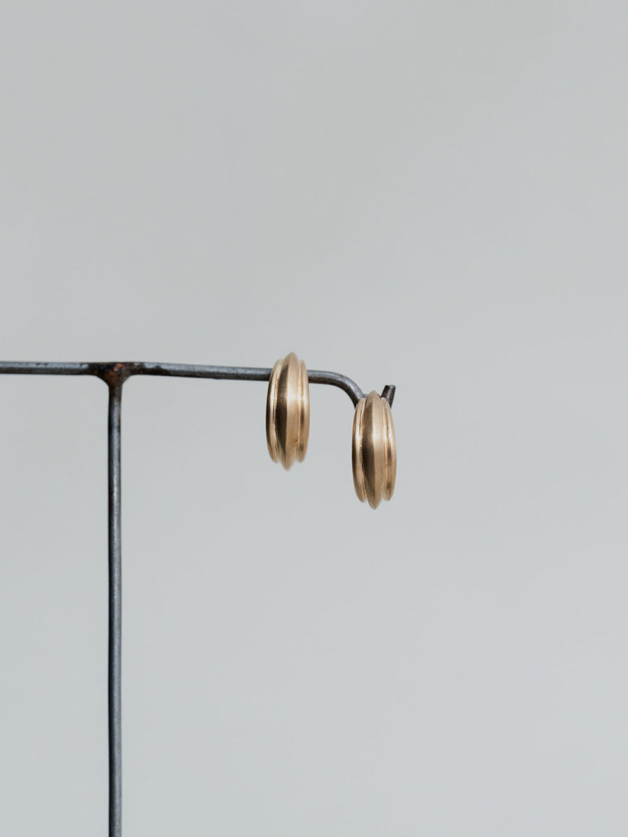 Nude carving hoop pierce Ⅱ