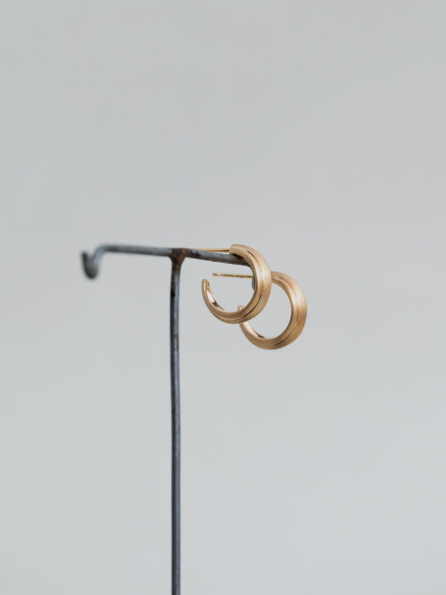 Nude carving hoop pierce Ⅱ