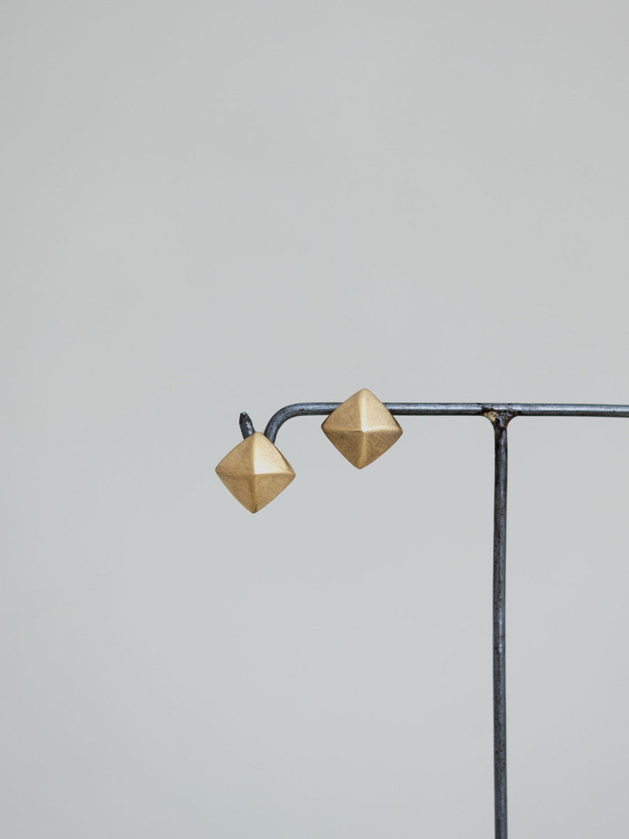 Nude carving stud pierce Ⅱ