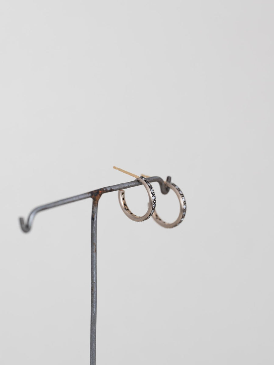 Tiny-dia line hoop stud pierce