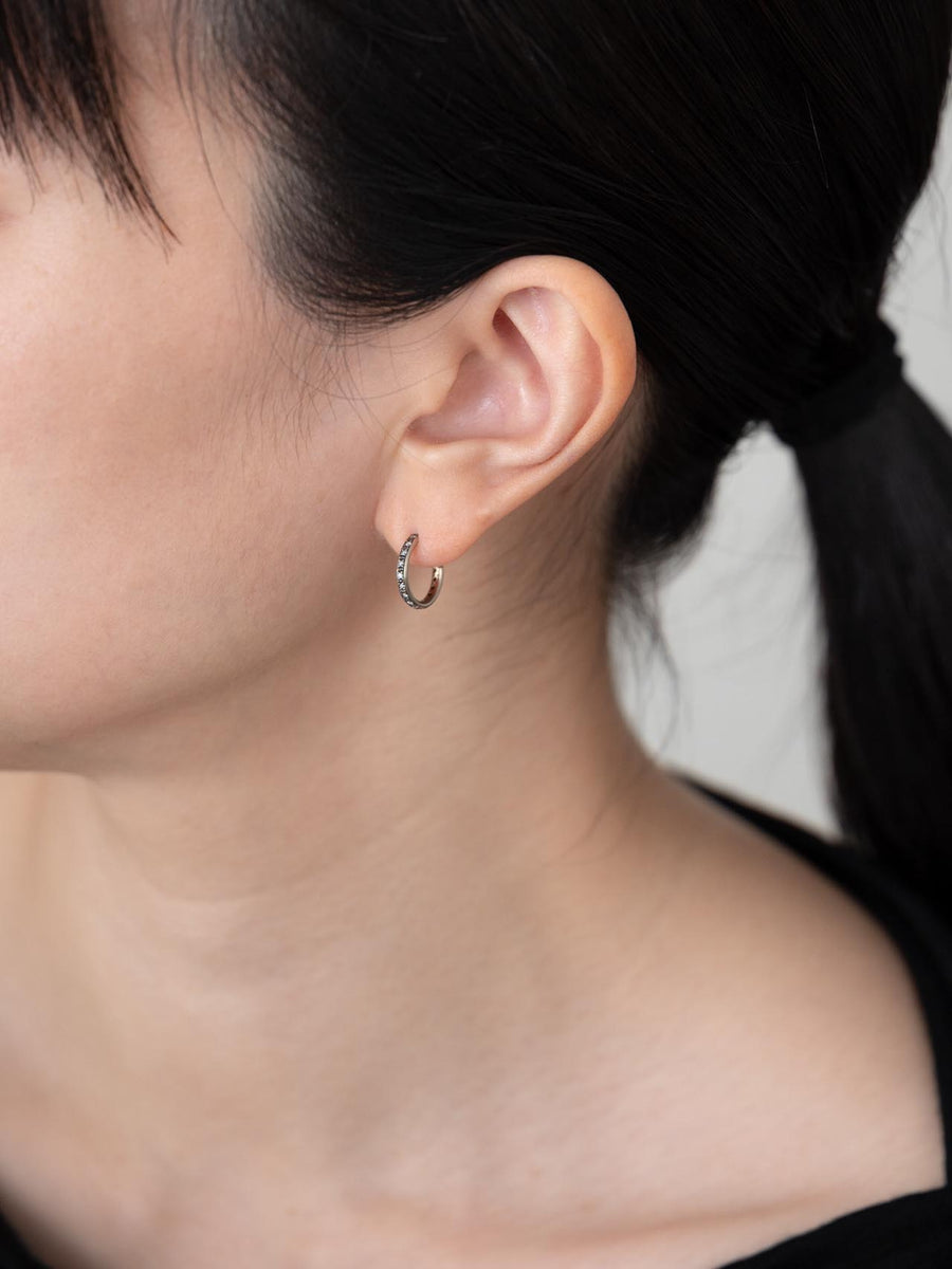 Tiny-dia line hoop stud pierce