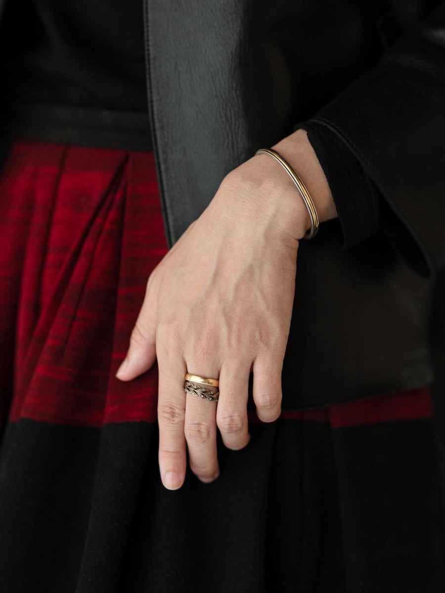 Relief laurel ring Ⅱ