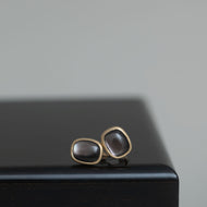 Black Mother of pearl earring / 現品 – MEDERU