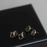 Black Mother of pearl earring / 現品 – MEDERU