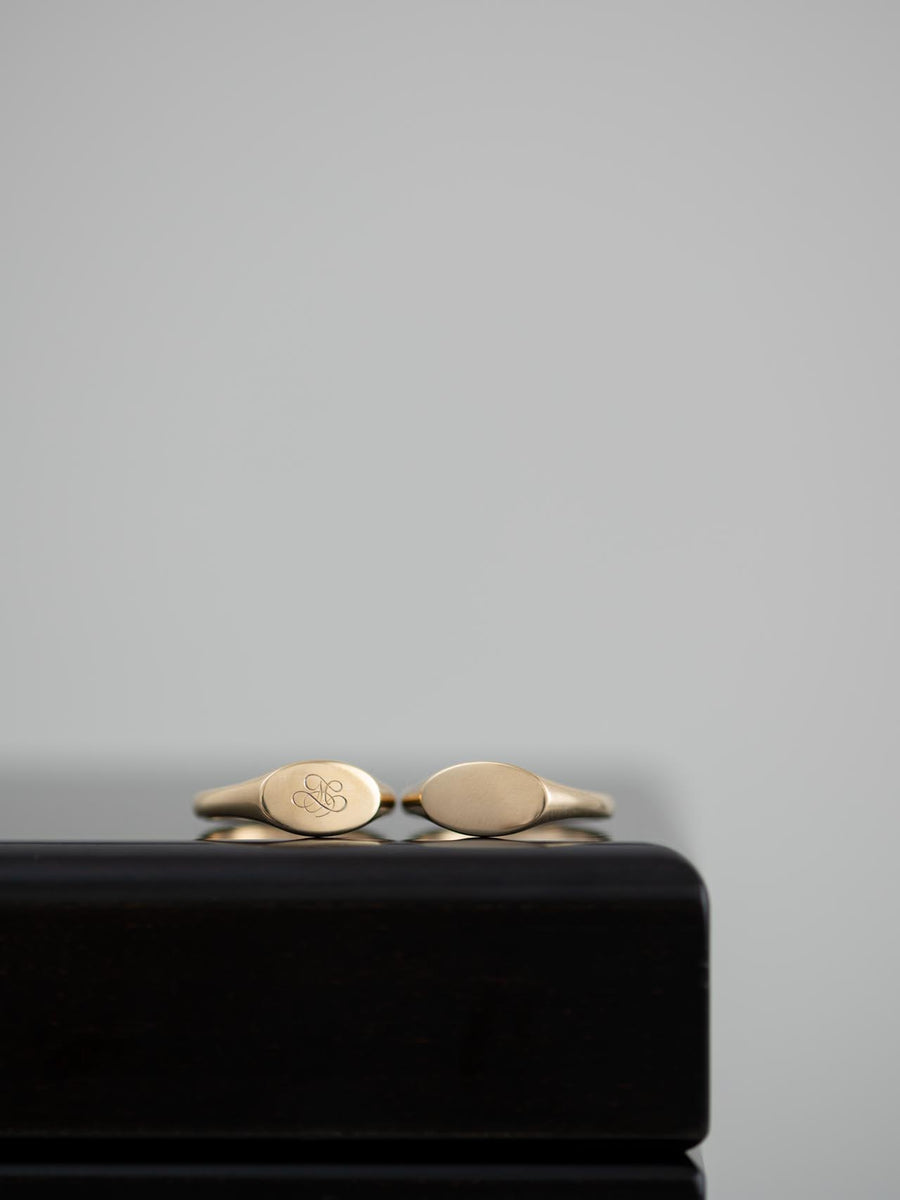 Signet ring -oval-