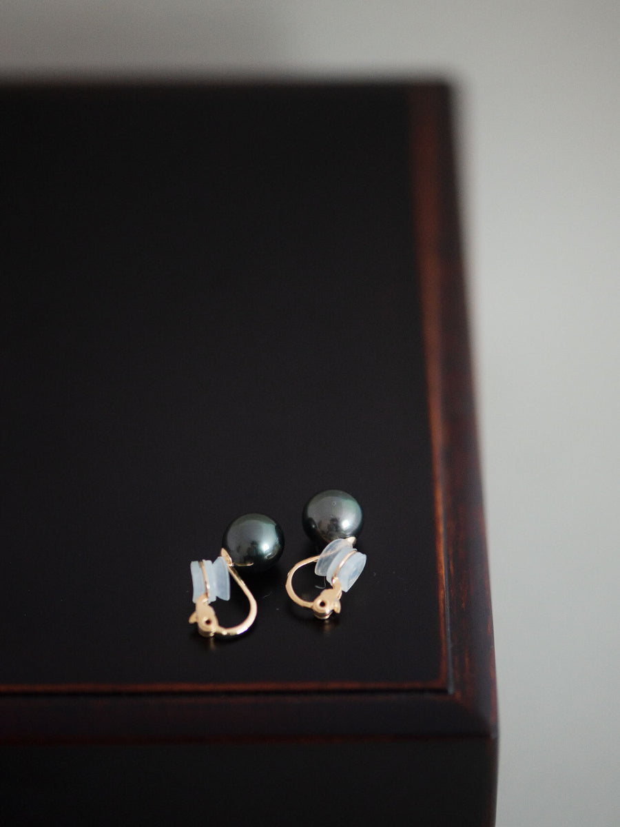 Pearl earring - Black / 現品