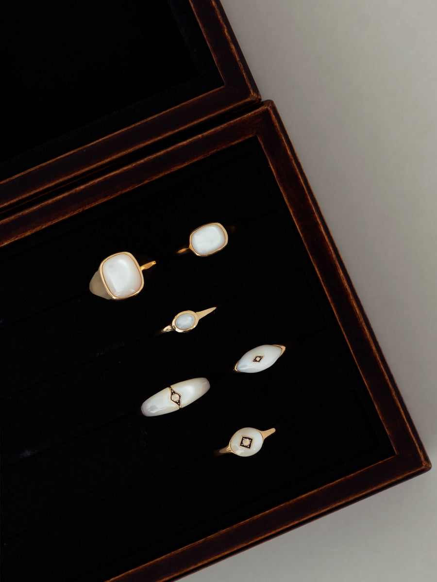 Mother of pearl dome marquis ring / 現品