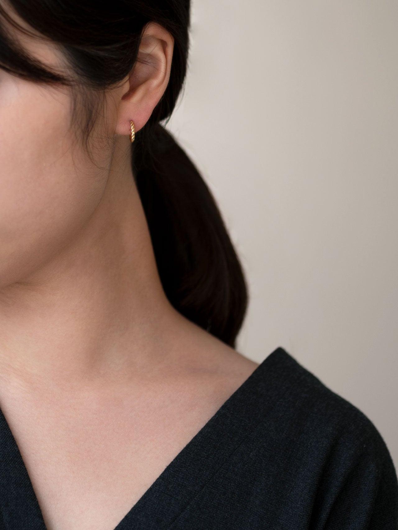 Plain twist hoop stud pierce S / 現品 – MEDERU