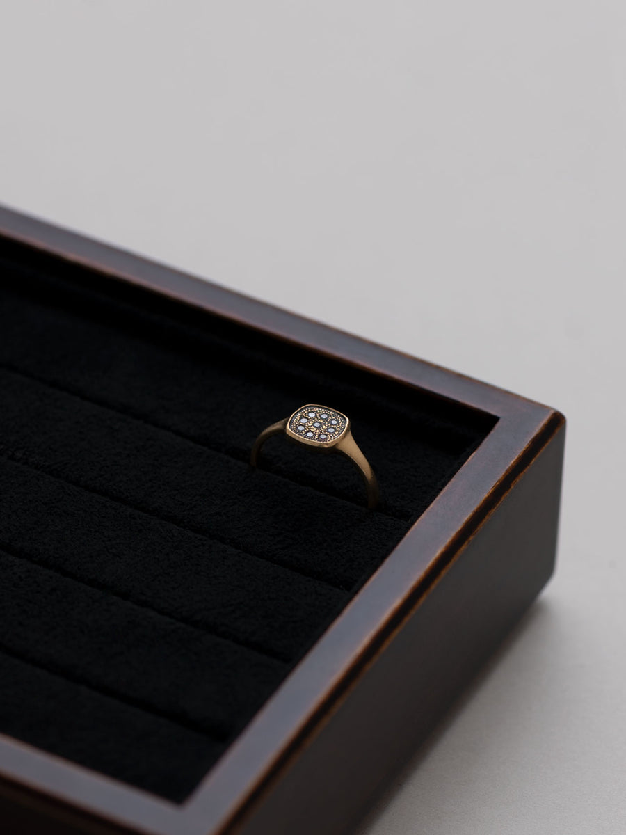 Pave square ring